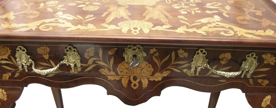 Table en marqueterie