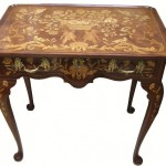 table-en-marqueterie-de-fleurs