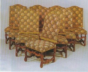 Chaise de style Louis XIV avec des pieds en os de mouton
