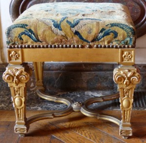 Tabouret à piétement en X en bois Doré Louis XIV